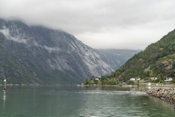 Eidfjord, Eid fjord w miejscowości Eidfjord w Norwegii
