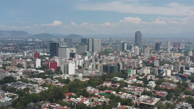 Sobre Polanco, en la alcald&iacute;a Miguel Hidalgo, con una espectacular vista a&eacute;rea a la zona de Parques Polanco y el norte de la Ciudad de M&eacute;xico