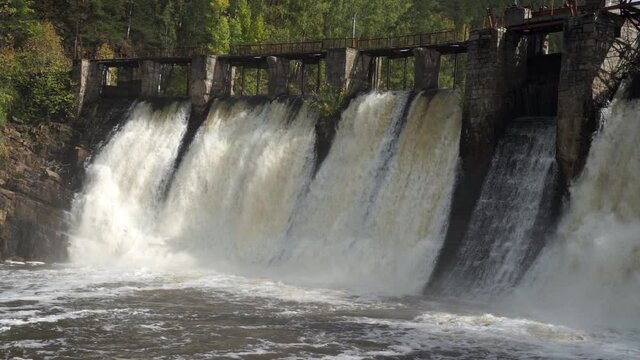 Slow motion of water dam