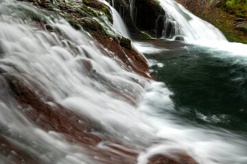 Fototapeta premium 初秋のおしどり隠しの滝