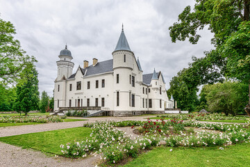 Fototapeta na wymiar Old manor house (1876-1885), know as Alatskivi Loss (Balmoral castle). Alatskivi, Estonia, Baltic States, Europe