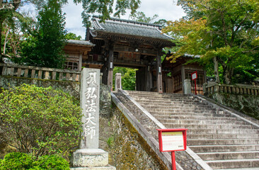 弘法大師ゆかりの寺、伊豆 修禅寺の山門