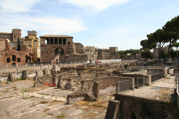 Fototapeta na wymiar Ruinen Viertel in Rom