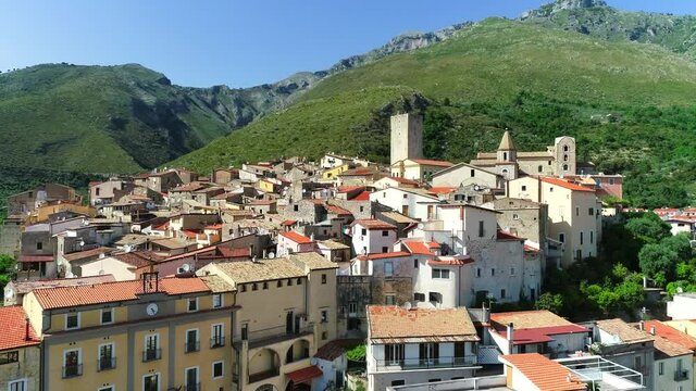 L'antico borgo di Maranola con la sua torre. Formia.