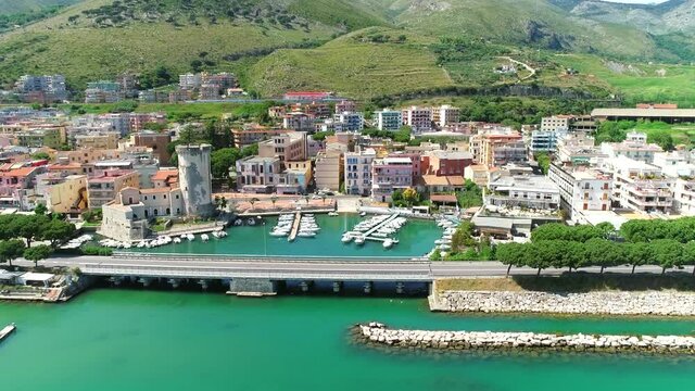 Formia, le spiagge e i porti della costa laziale visti da drone