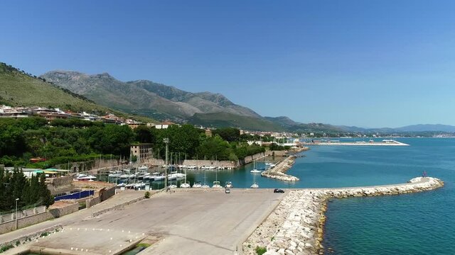 Formia, le spiagge e i porti della costa laziale visti da drone