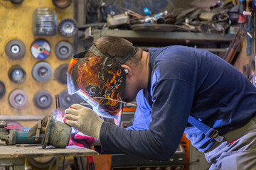 TIG welding of aluminum part for a passenger car