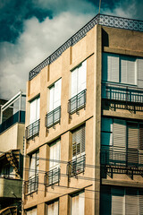 Obraz premium View of the facade of a modern building in the streets of Tel Aviv in Israel