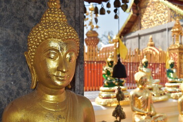 Buddha in Golden Temple - obrazy, fototapety, plakaty