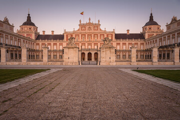 Fototapeta na wymiar Royal Palace of Aranjuez from the square of the colonels at sunset, Madrid, Spain