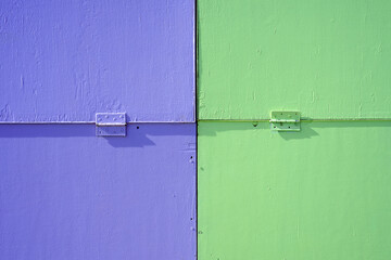 Obraz na płótnie Canvas vibrant purple and green squares background