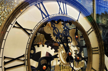 Huge decoration clock with open mecanism