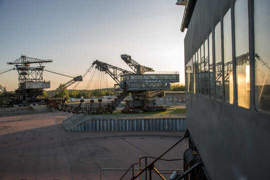 Blick von einen Bagger auf die Industriegel&auml;nde von Ferropolis 