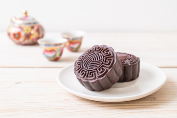 moon cake dark chocolate flavour