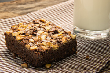  chocolate brownies or chocolate cakes with nuts