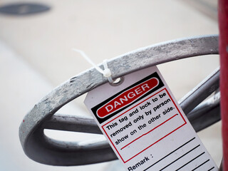 gas process valve isolation lock out tag out,Lock closed,Lock open.
