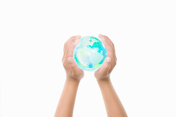 地球儀を持つ子供の手