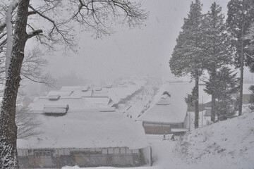 雪の大内宿