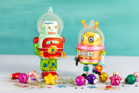 Bunte Christbaumkugeln zu Weihnachten