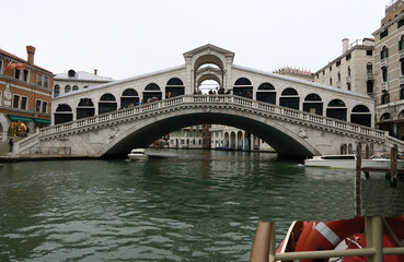 Fototapeta na wymiar Ponte di Rialto Venezia Italia