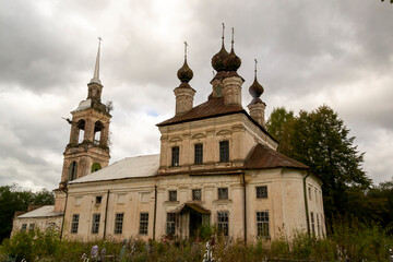 Fototapeta na wymiar an abandoned Christian Church