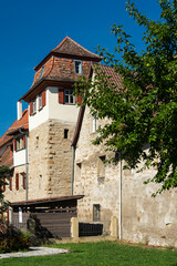 Fototapeta na wymiar Stadtmauer und Archivturm in Öhringen