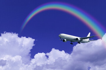 旅客機と雲と虹