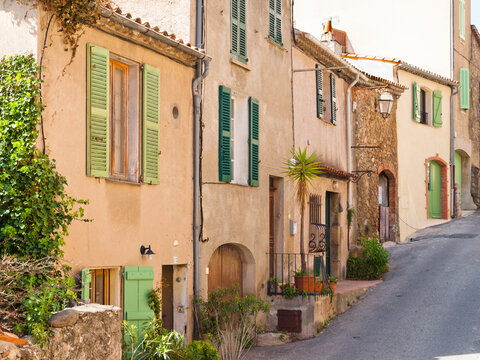 Fototapeta Street in Ramatuelle village, French Riviera, Cote d'Azur, Provence, southern France
