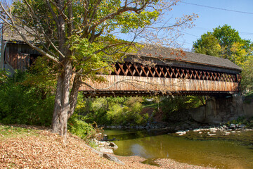 Fototapeta na wymiar Middle Covered Bridge in Woodstock, Vermont