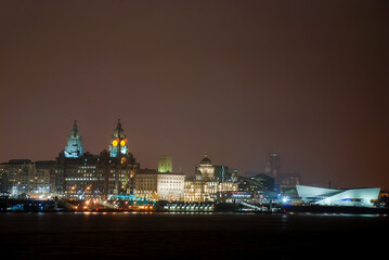 Fototapeta na wymiar The skyline of the city of Liverpool at night