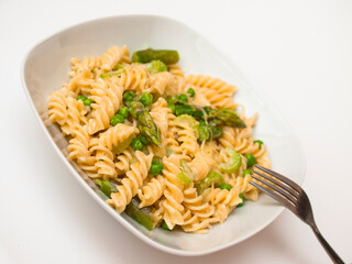 Pasta primavera with asparagus and peas