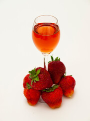 Strawberry liqueur