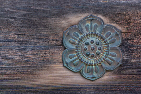 Japanese Pagoda wall floral boss detail