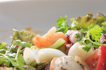 シーフードサラダ