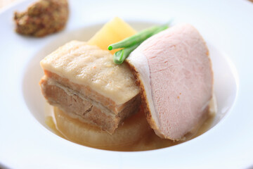 ブタ肉の角煮