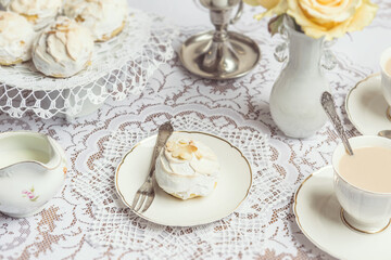 Afternoon milk tea and sweet meringue buns