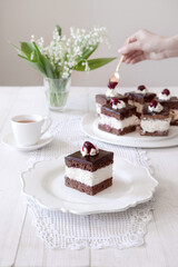 Chocolate & cream cake with flowers