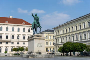 Fototapeta na wymiar statue of Maximilian of Bavaria on a horse in Wittelsbacher Square in Munich