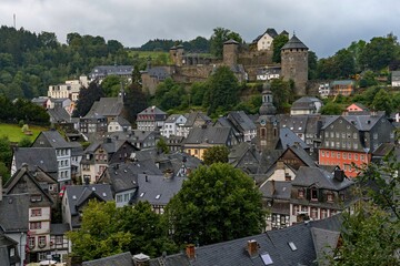 Blick über die Altstadt von Monschau in Nordrhein-Westfalen, Deutschland 