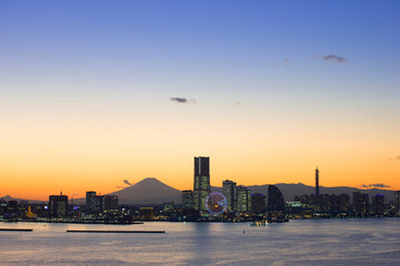 みなとみらいと富士山