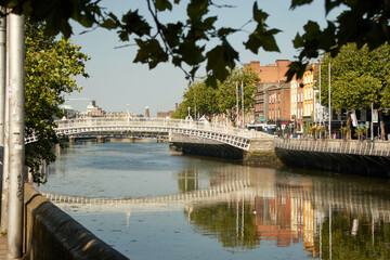 Fototapeta premium The Ha'penny bridge in Dublin City, Ireland