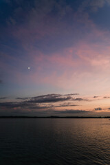 Sonnenuntergang über See