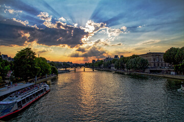 Naklejka premium sunset over the river