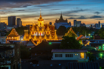 Obraz premium Metal Castle (Wat Ratchanatdaram) Bangkok, Thailan