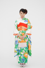着物を着ている日本人女性
