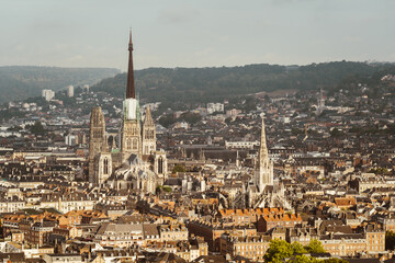 Ausblick auf Rouen Hauptstadt der nordfranzösischen Region Normandie