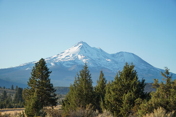 Obraz premium Mountain top covered with snow 3
