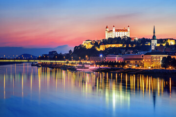 Fototapeta na wymiar Bratislava castle over Danube river and Bratislava old town, Slovakia