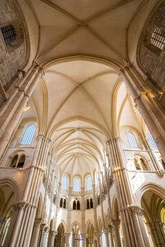 Basilique de Vézelay - Sanctuaire de Sainte Marie-Madeleine (Bourgogne, France)