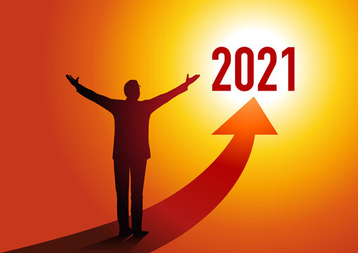 Carte de vœux 2021 montrant un homme d’affaires ouvrant les bras devant une flèche rouge en direction d’un horizon ensoleillé, symbole d’espoir et de réussite pour la nouvelle année.